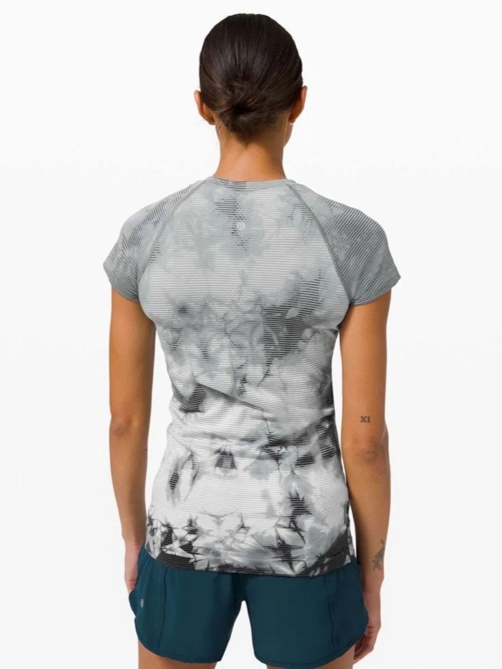 Lululemon Swiftly Tech Short Sleeve Tee Shibori Stripe Graphite Grey Size 4